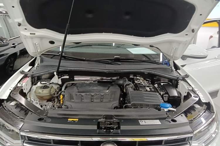 Used Volkswagen Tiguan L 2023 Revised Version 330TSI Automatic Two-Wheel Drive Smart Enjoyment Edition Engine Bay