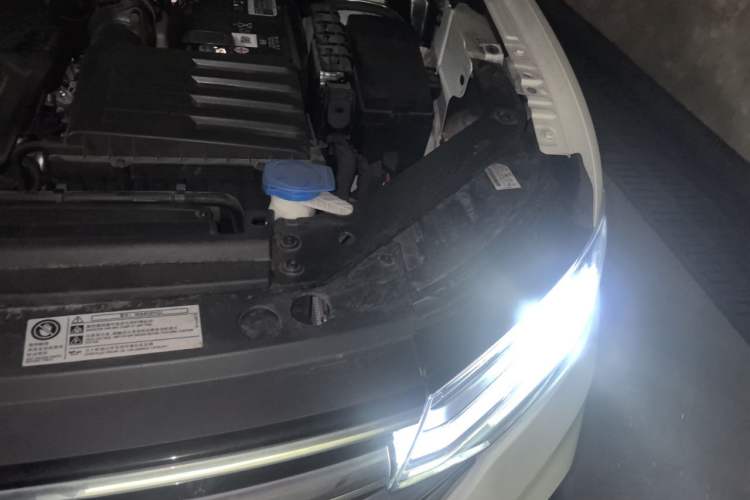 Used Volkswagen Tiguan L 2023 330TSI Automatic Two-Wheel Drive R-Line Enjoyment Edition Engine Bay Left