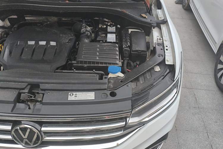 Used Volkswagen Tiguan L 2023 Restyled 330TSI Automatic Two-Wheel Drive R-Line Enhanced Comfort Version Engine Bay Left