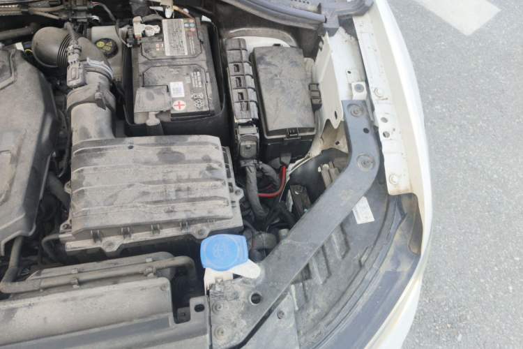 Used Volkswagen Tiguan L 2023 330TSI Automatic Two-Wheel Drive R-Line Enjoyment Edition Engine Bay Left