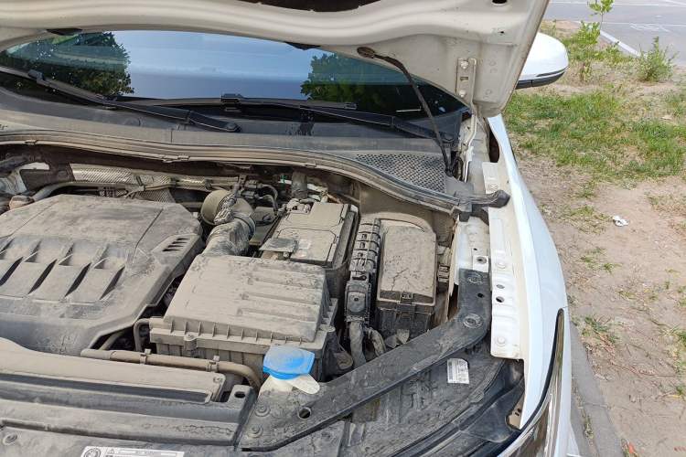 Used Volkswagen Tiguan L 2023 330TSI Automatic Two-Wheel Drive R-Line Enjoyment Edition Engine Bay Left
