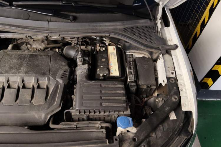 Used Volkswagen Tiguan L 2023 330TSI Automatic Two-Wheel Drive R-Line Enjoyment Edition Engine Bay Left