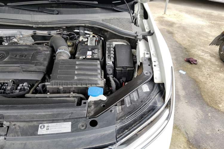 Used Volkswagen Tiguan L 2023 380TSI Automatic All-Wheel Drive R-Line Enhanced 7-Seater Engine Bay Left