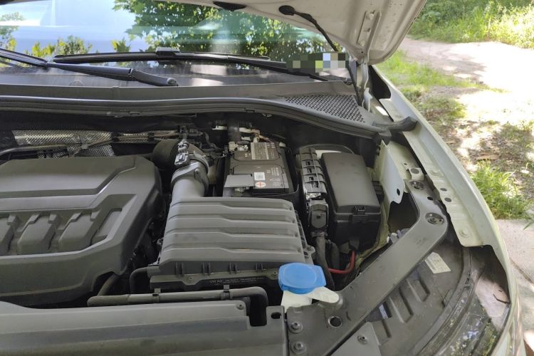 Used Volkswagen Tiguan L 2023 Restyled 330TSI Automatic Two-Wheel Drive R-Line Enhanced Comfort Version Engine Bay Left