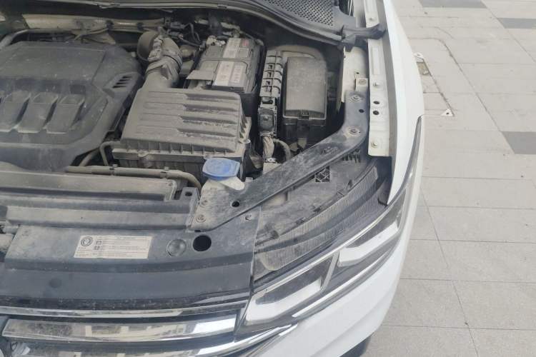 Used Volkswagen Tiguan L 2023 330TSI Automatic Two-Wheel Drive R-Line Flagship Edition Engine Bay Left