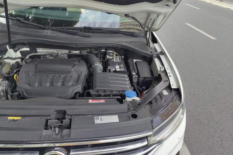 Used Volkswagen Tiguan L 2023 Facelifted 380TSI Automatic All-Wheel Drive R-Line Plus Version 7-Seater Engine Bay Left