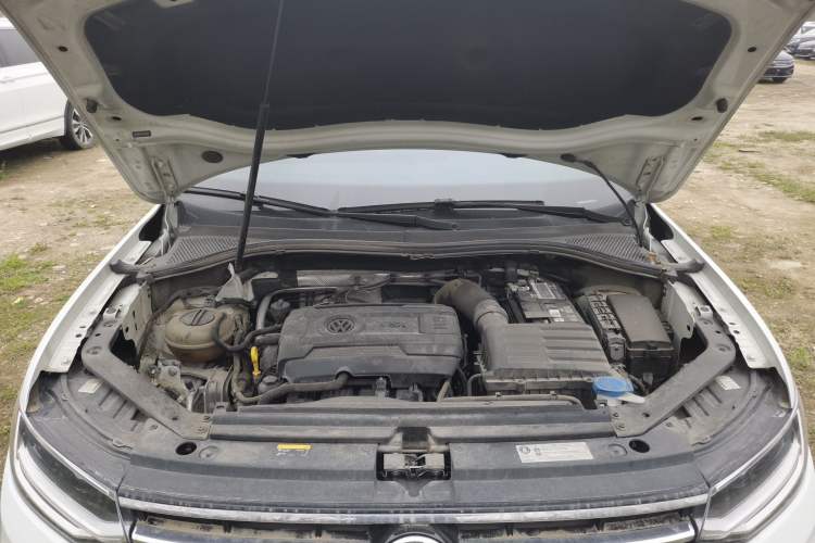 Used Volkswagen Tiguan L 2023 380TSI Automatic All-Wheel Drive R-Line Enhanced 7-Seater Engine Bay