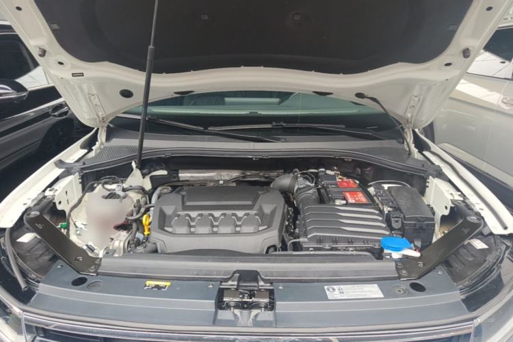 Used Volkswagen Tiguan L 2023 Restyled 330TSI Automatic Two-Wheel Drive R-Line Enhanced Comfort Version Engine Bay
