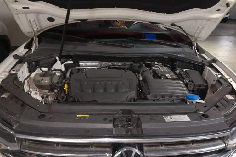 Used Volkswagen Tiguan L 2023 Restyled 330TSI Automatic Two-Wheel Drive R-Line Enhanced Comfort Version Engine Bay