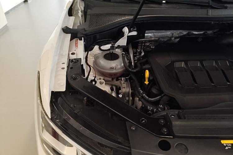Used Volkswagen Tiguan L 2023 330TSI Automatic Two-Wheel Drive R-Line Enjoyment Edition Engine Bay Right