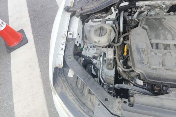 Used Volkswagen Tiguan L 2023 330TSI Automatic Two-Wheel Drive R-Line Enjoyment Edition Engine Bay Right