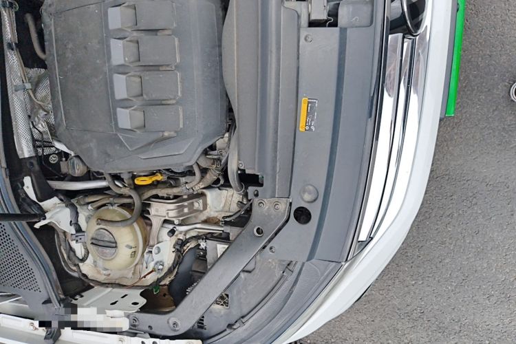 Used Volkswagen Tiguan L 2023 330TSI Automatic Two-Wheel Drive R-Line Flagship Edition Engine Bay Right