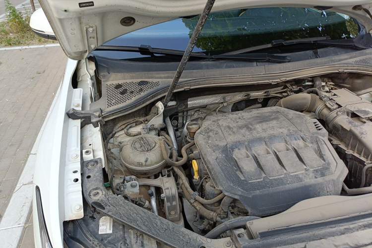 Used Volkswagen Tiguan L 2023 330TSI Automatic Two-Wheel Drive R-Line Enjoyment Edition Engine Bay Right