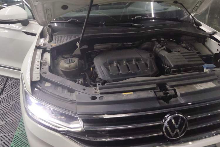 Used Volkswagen Tiguan L 2023 330TSI Automatic Two-Wheel Drive R-Line Enjoyment Edition Engine Bay Right