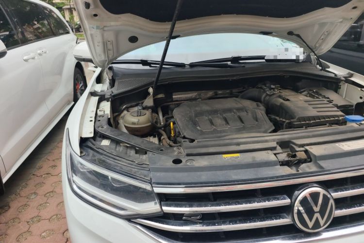 Used Volkswagen Tiguan L 2023 330TSI Automatic Two-Wheel Drive R-Line Enjoyment Edition Engine Bay Right