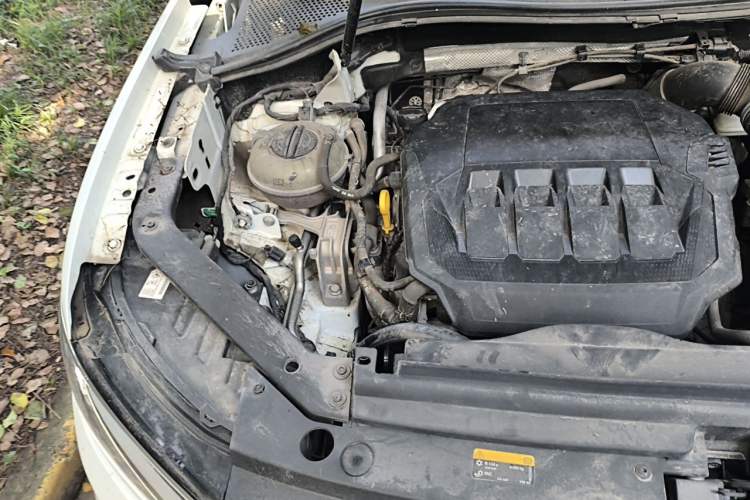 Used Volkswagen Tiguan L 2023 330TSI Automatic Two-Wheel Drive R-Line Enjoyment Edition Engine Bay Right