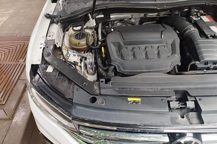 Used Volkswagen Tiguan L 2023 Facelifted 380TSI Automatic All-Wheel Drive R-Line Plus Version 7-Seater Engine Bay Right