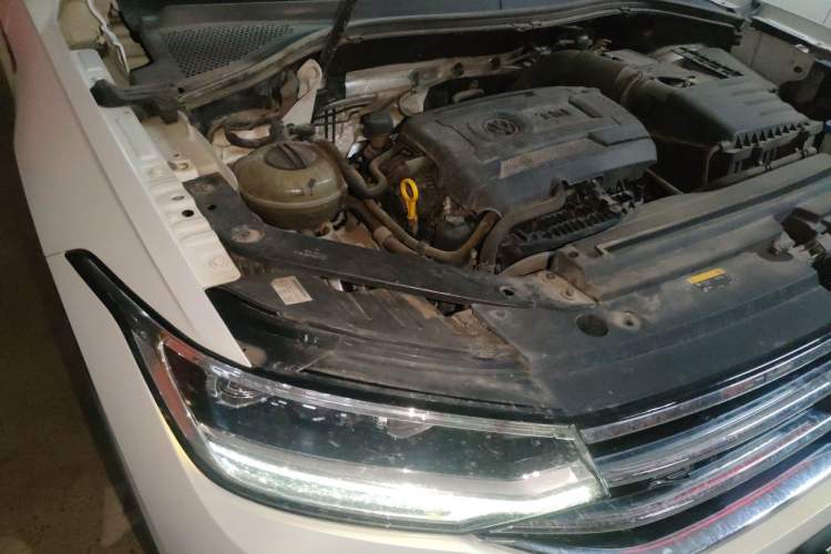 Used Volkswagen Tiguan L 2023 380TSI Automatic All-Wheel Drive R-Line Enhanced 7-Seater Engine Bay Right