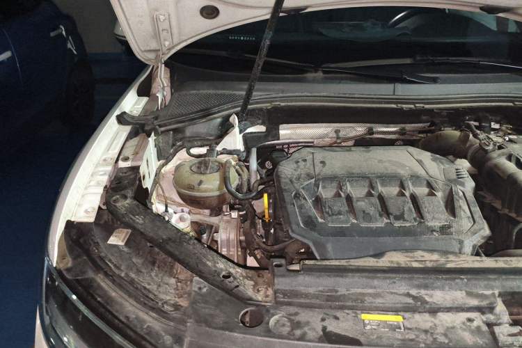 Used Volkswagen Tiguan L 2023 330TSI Automatic Two-Wheel Drive Smart Edition Engine Bay Right