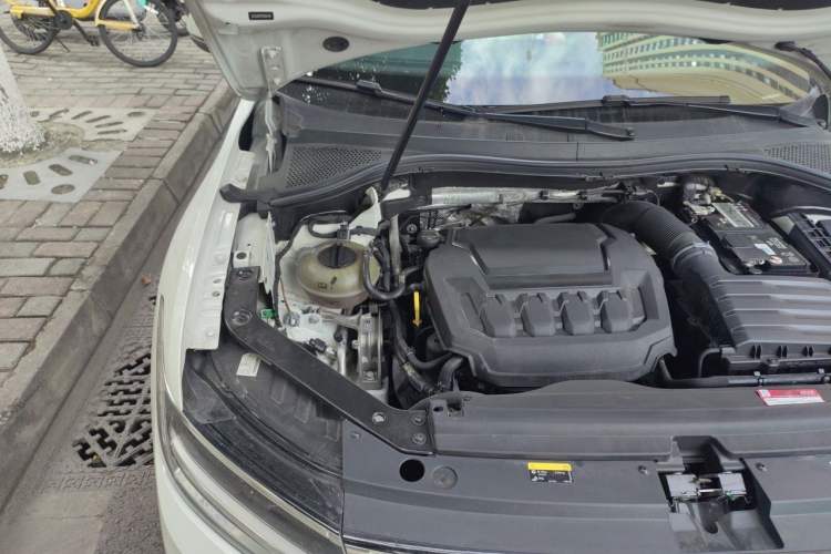 Used Volkswagen Tiguan L 2023 Facelifted 380TSI Automatic All-Wheel Drive R-Line Plus Version 7-Seater Engine Bay Right