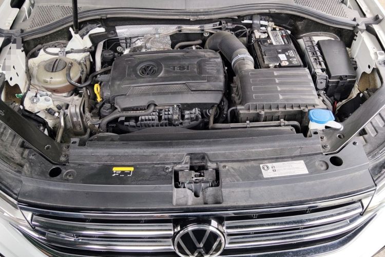 Used Volkswagen Tiguan L 2023 380TSI Automatic All-Wheel Drive R-Line Enhanced 7-Seater Engine Bay