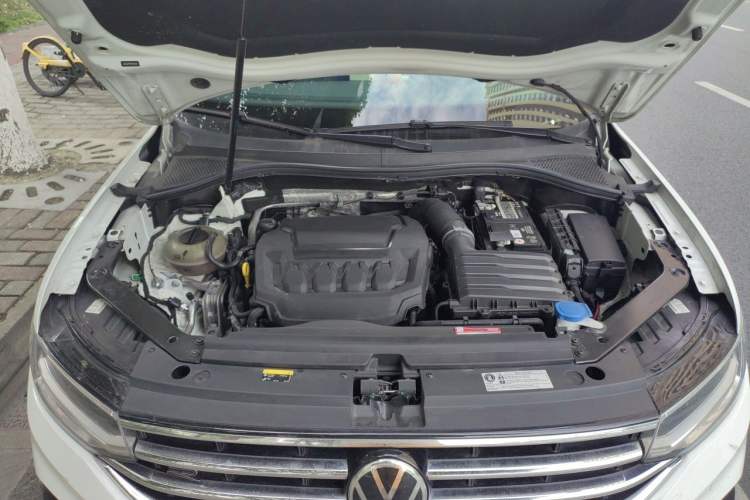 Used Volkswagen Tiguan L 2023 Facelifted 380TSI Automatic All-Wheel Drive R-Line Plus Version 7-Seater Engine Bay