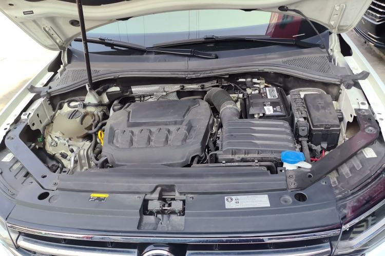 Used Volkswagen Tiguan L 2023 Facelifted 380TSI Automatic All-Wheel Drive R-Line Plus Version 7-Seater Engine Bay