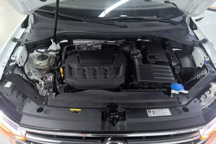 Used Volkswagen Tiguan L 2023 Restyled 330TSI Automatic Two-Wheel Drive R-Line Enhanced Comfort Version Engine Bay