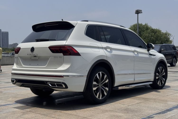 Used Volkswagen Tiguan L 2023 330TSI Automatic Two-Wheel Drive R-Line Enjoyment Edition Exterior 1