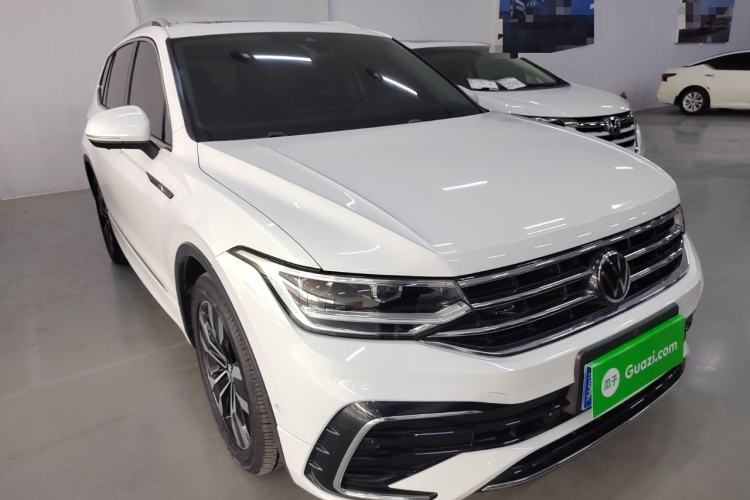 Used Volkswagen Tiguan L 2023 Restyled 330TSI Automatic Two-Wheel Drive R-Line Enhanced Comfort Version Exterior 1