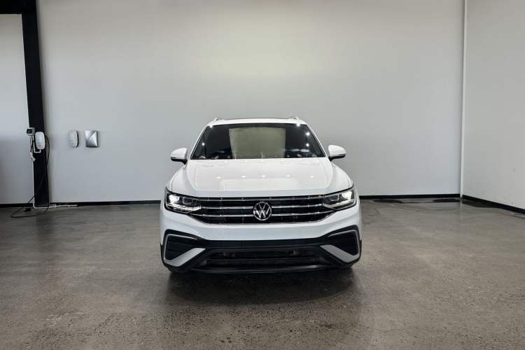 Used Volkswagen Tiguan L 2023 300TSI Automatic Two-Wheel Drive Smart Edition Exterior 1