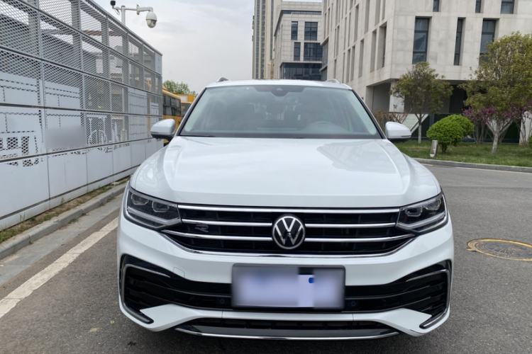 Used Volkswagen Tiguan L 2023 380TSI Automatic All-Wheel Drive R-Line Enhanced 7-Seater Exterior 1