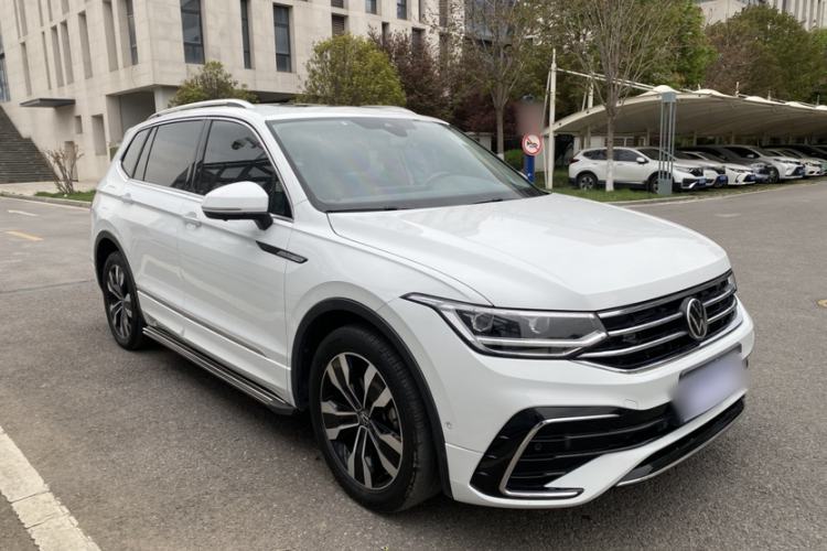 Used Volkswagen Tiguan L 2023 380TSI Automatic All-Wheel Drive R-Line Enhanced 7-Seater Exterior 2