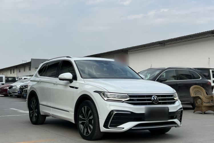 Used Volkswagen Tiguan L 2023 Restyled 330TSI Automatic Two-Wheel Drive R-Line Enhanced Comfort Version Exterior 2