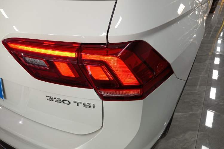 Used Volkswagen Tiguan L 2023 330TSI Automatic Two-Wheel Drive Comfort Edition Exterior 2