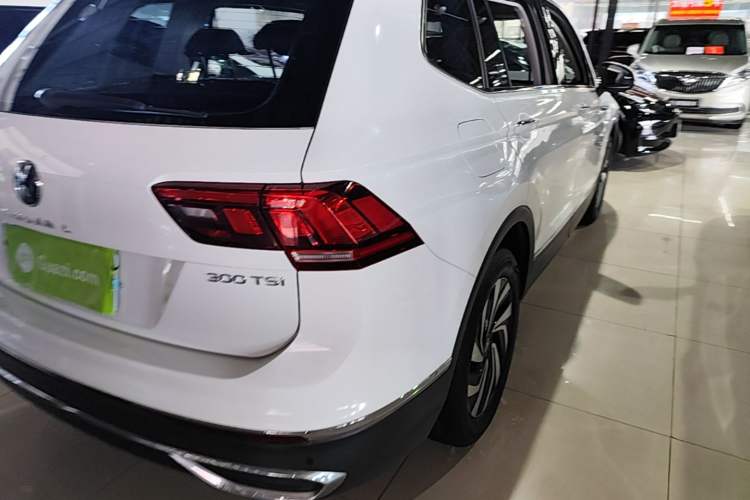 Used Volkswagen Tiguan L 2023 300TSI Automatic Two-Wheel Drive Smart Edition Exterior 3