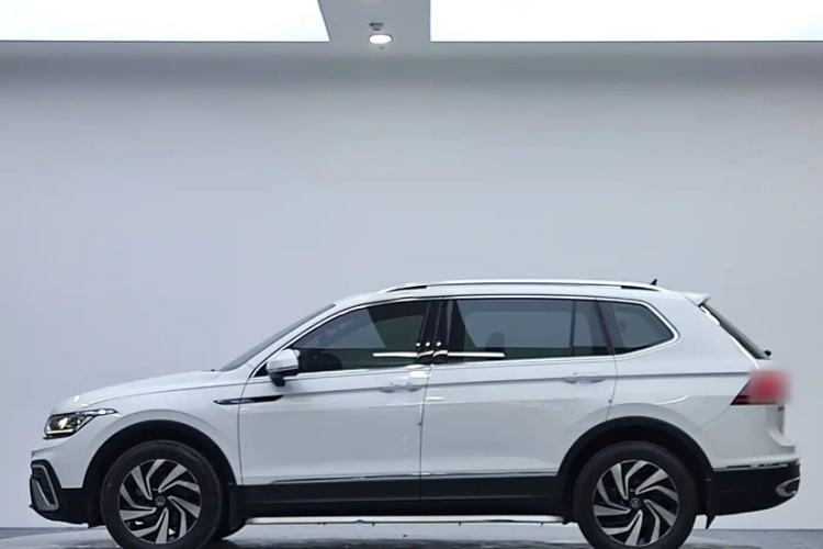 Used Volkswagen Tiguan L 2023 280TSI Automatic Two-Wheel Drive Trendy Innovation Limited Edition Exterior 3