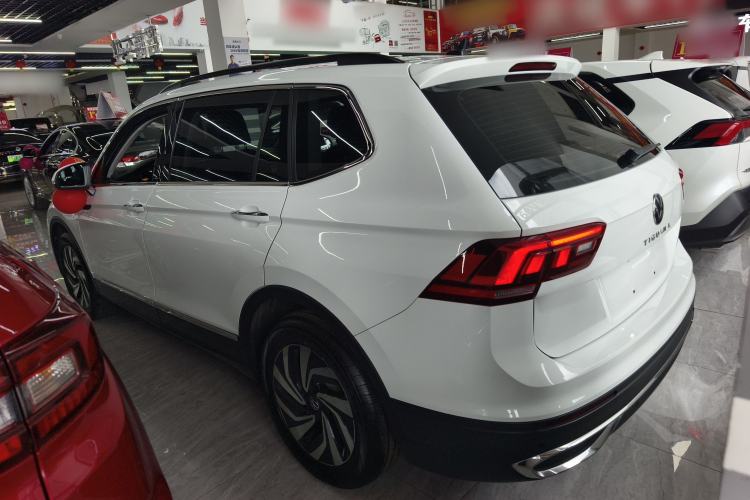 Used Volkswagen Tiguan L 2023 330TSI Automatic Two-Wheel Drive Comfort Edition Exterior 4