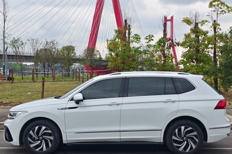 Used Volkswagen Tiguan L 2023 300TSI Automatic Two-Wheel Drive Smart Edition Exterior 4