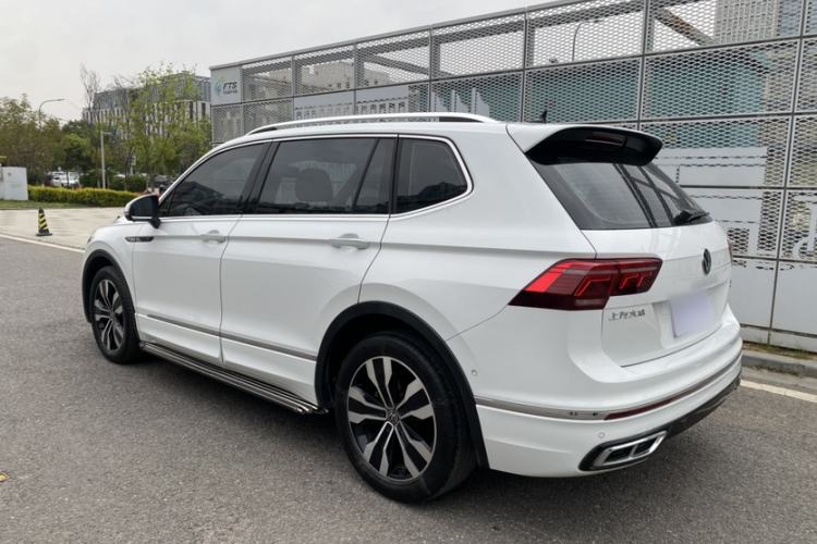 Used Volkswagen Tiguan L 2023 380TSI Automatic All-Wheel Drive R-Line Enhanced 7-Seater Exterior 4