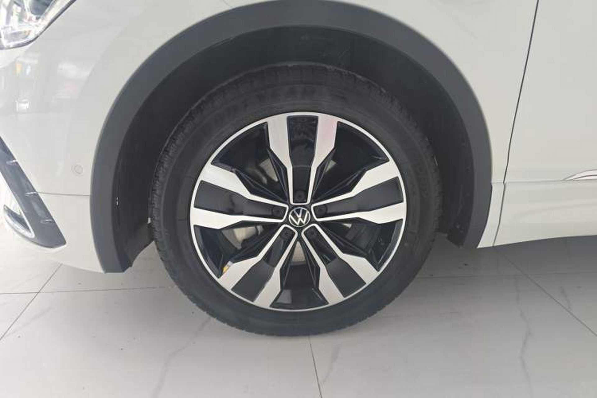 Used Volkswagen Tiguan L 2023 330TSI Automatic Two-Wheel Drive R-Line Enjoyment Edition Exterior 4