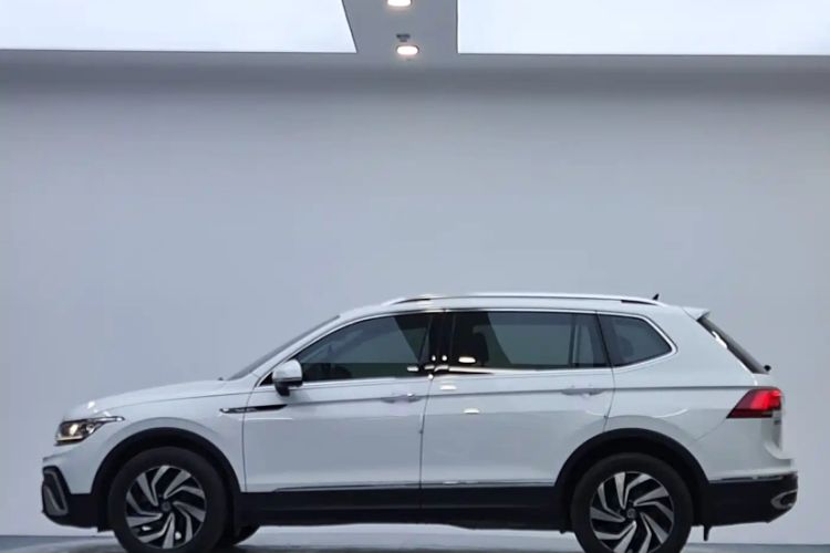 Used Volkswagen Tiguan L 2023 280TSI Automatic Two-Wheel Drive Trendy Innovation Limited Edition Exterior 5