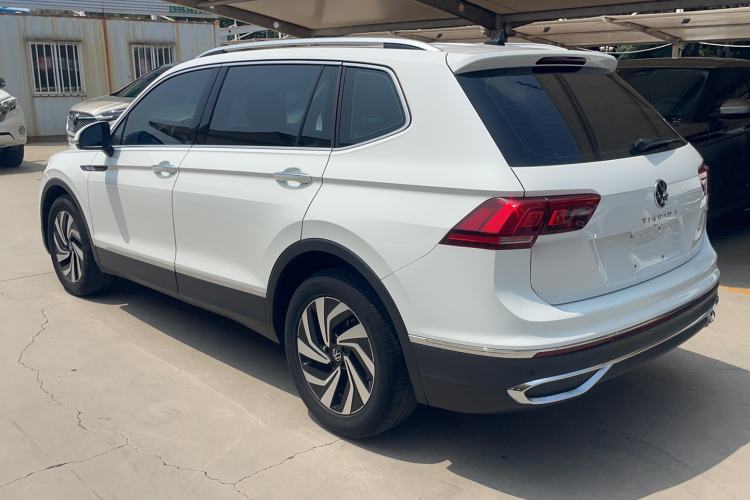 Used Volkswagen Tiguan L 2023 330TSI Automatic Two-Wheel Drive Smart Edition Exterior 5