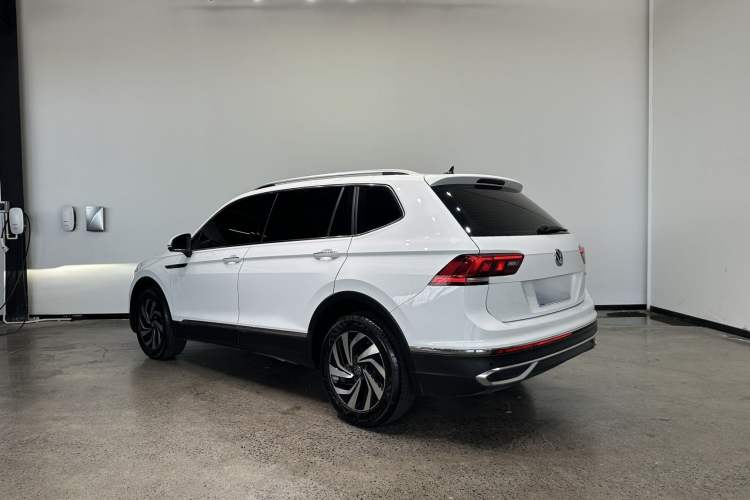 Used Volkswagen Tiguan L 2023 300TSI Automatic Two-Wheel Drive Smart Edition Exterior 5