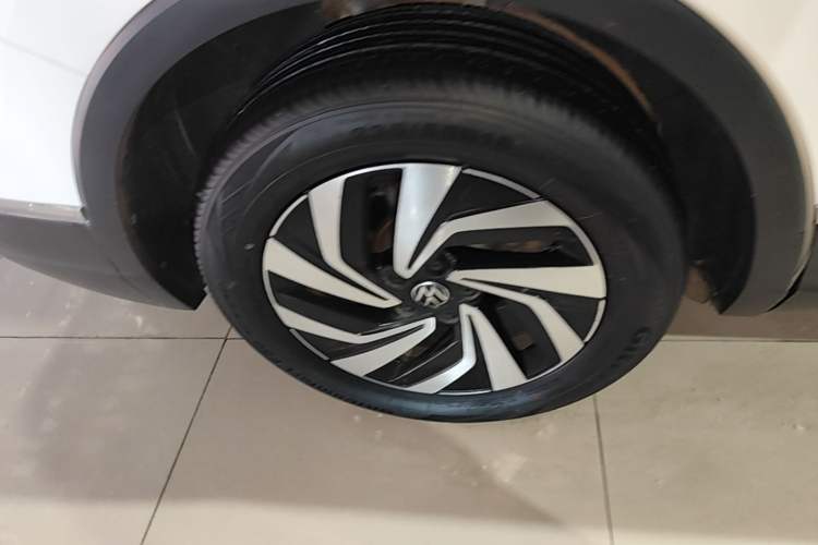 Used Volkswagen Tiguan L 2023 300TSI Automatic Two-Wheel Drive Smart Edition Exterior 5