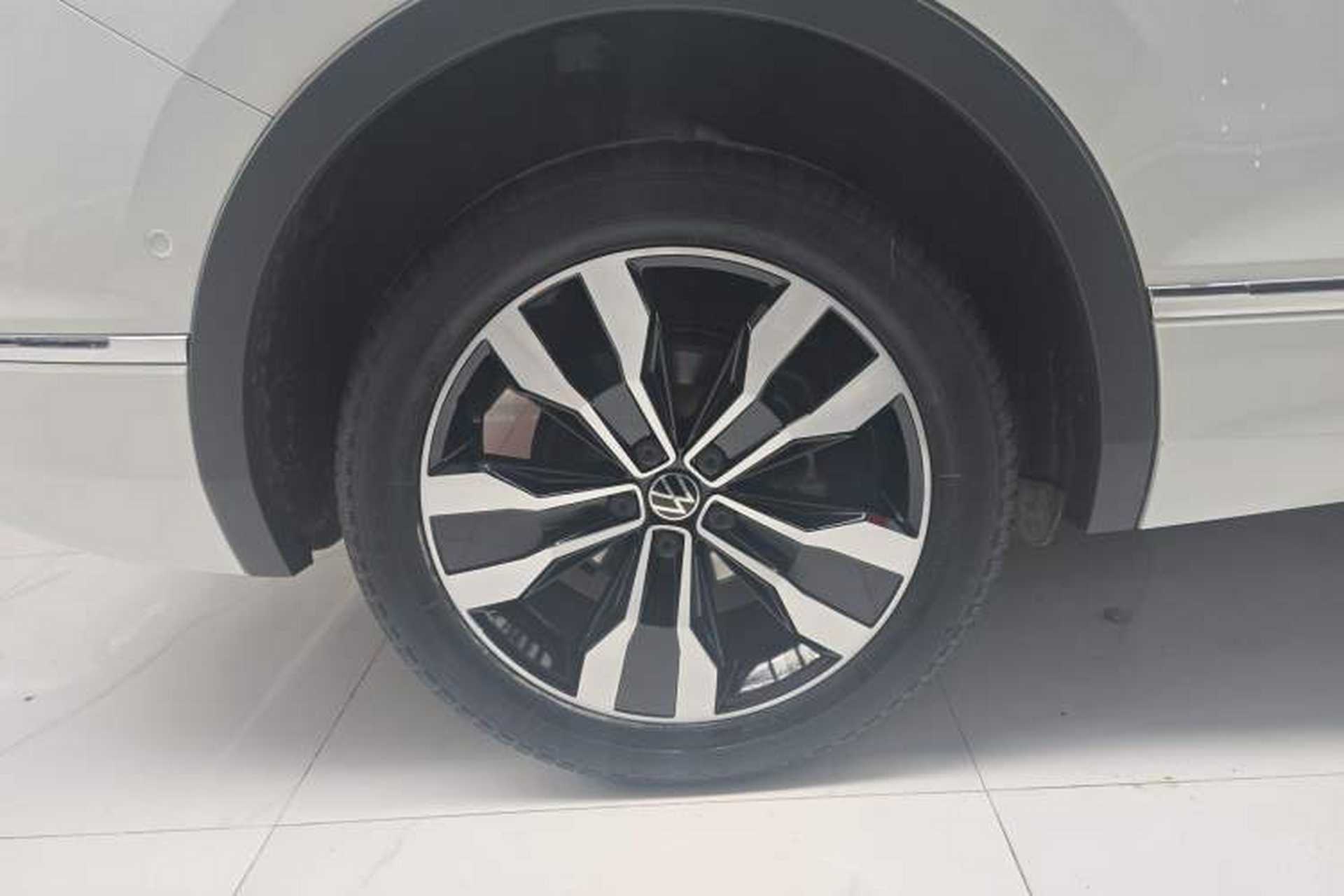 Used Volkswagen Tiguan L 2023 330TSI Automatic Two-Wheel Drive R-Line Enjoyment Edition Exterior 5