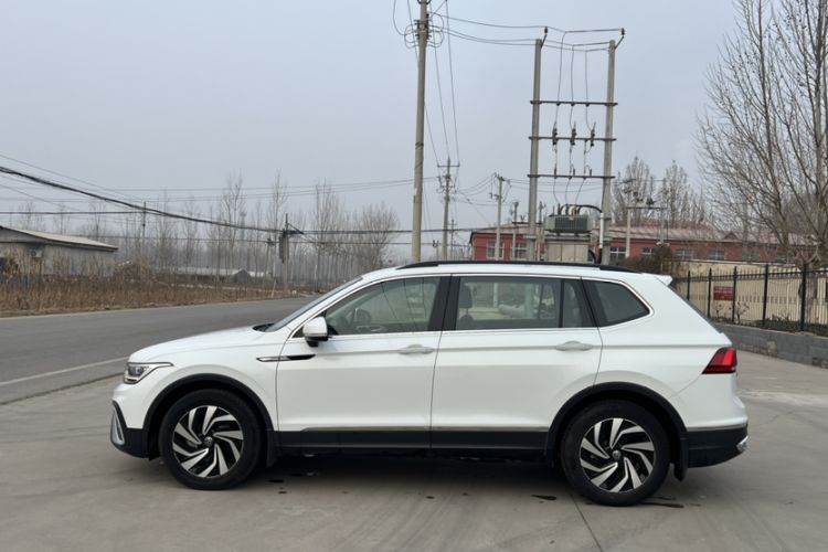 Used Volkswagen Tiguan L 2023 330TSI Automatic Two-Wheel Drive Comfort Edition Exterior 6