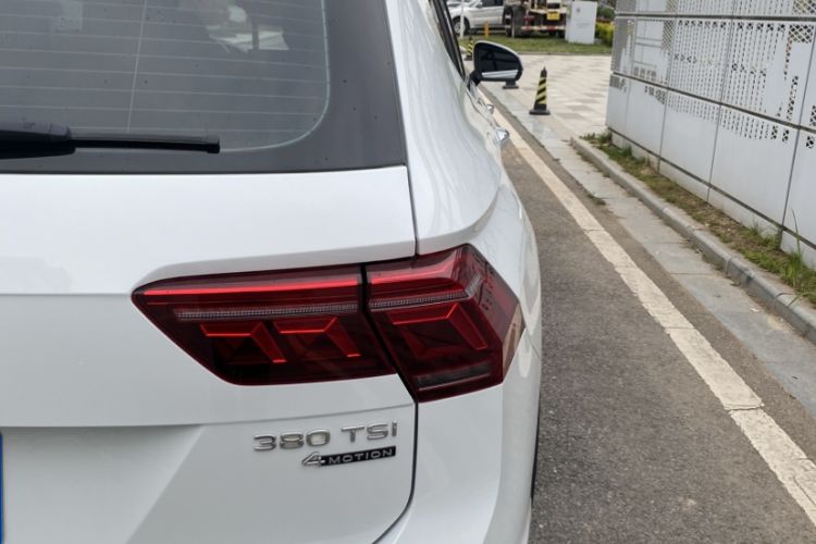 Used Volkswagen Tiguan L 2023 380TSI Automatic All-Wheel Drive R-Line Enhanced 7-Seater Exterior 7