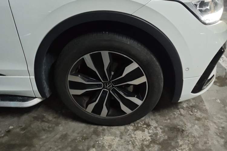 Used Volkswagen Tiguan L 2023 330TSI Automatic Two-Wheel Drive R-Line Enjoyment Edition Exterior 7