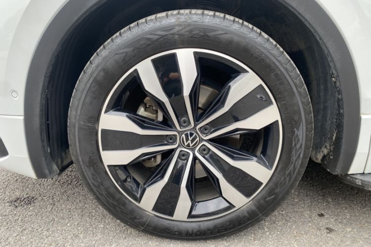 Used Volkswagen Tiguan L 2023 380TSI Automatic All-Wheel Drive R-Line Enhanced 7-Seater Exterior 8